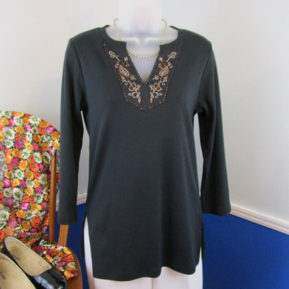 🌻2XHP🌻 VTG NWOT Black V-Neck Beaded Tunic Top